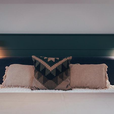 The Loft Studio Apartment - Above Detached New Build Garage Llanymynech 外观 照片
