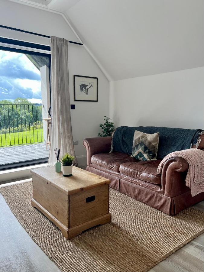 The Loft Studio Apartment - Above Detached New Build Garage Llanymynech 外观 照片