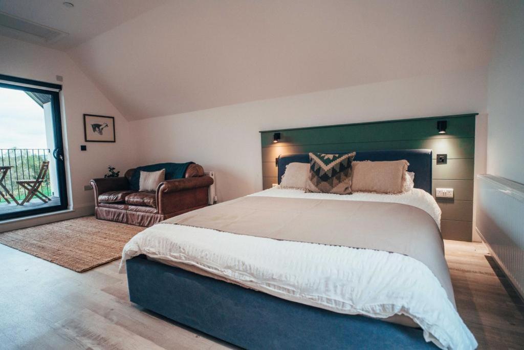 The Loft Studio Apartment - Above Detached New Build Garage Llanymynech 外观 照片